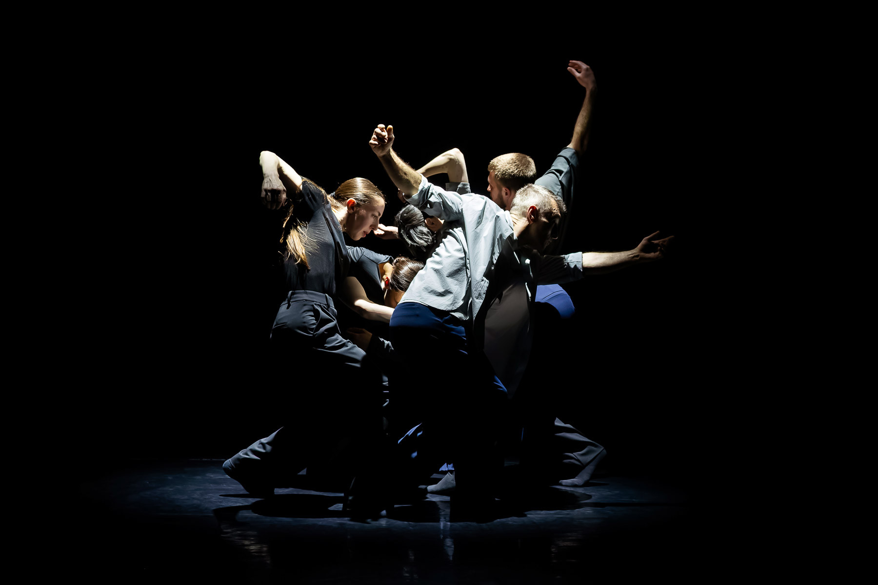 fest-02-dance-on-a-day-in-the-studio-delphine-perrin-2.jpg